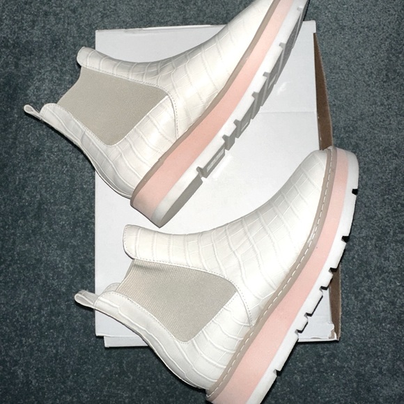 Dolce Vita Boots - Picture 9 of 11